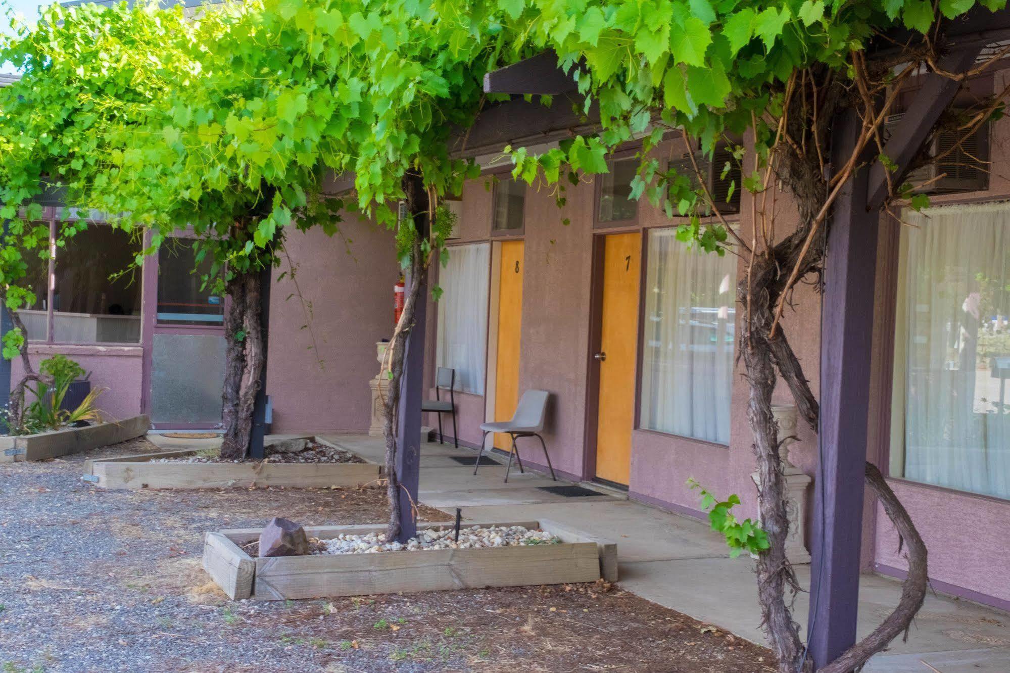 Stawell'S London Motor Inn Bagian luar foto