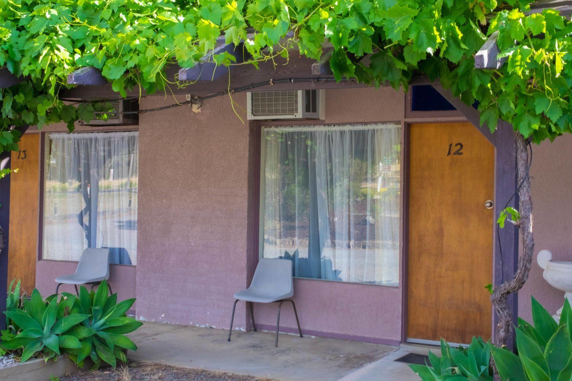 Stawell'S London Motor Inn Bagian luar foto