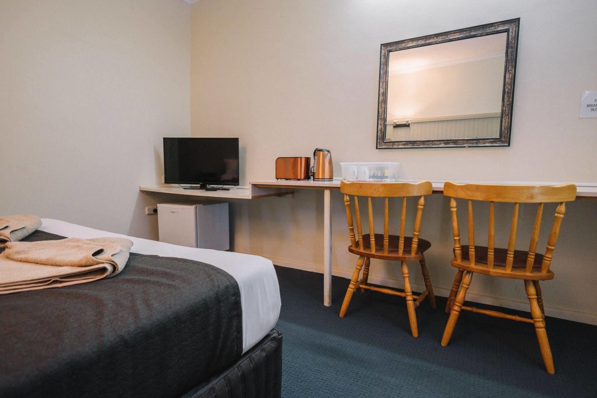 Stawell'S London Motor Inn Bagian luar foto